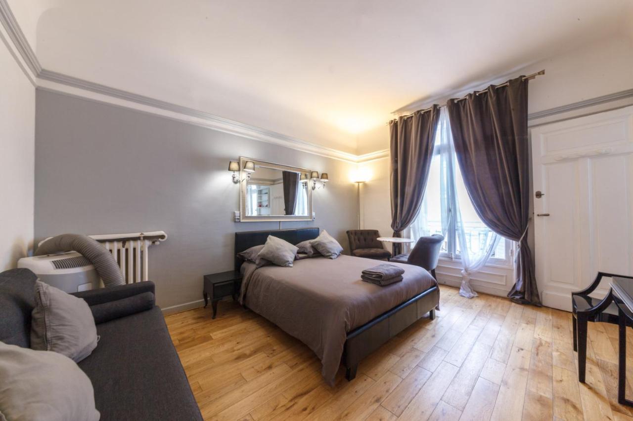 Private Studio - Avenue Des Champs-Elysees Apartment ปารีส ภายนอก รูปภาพ