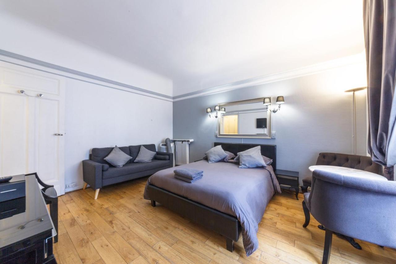 Private Studio - Avenue Des Champs-Elysees Apartment ปารีส ภายนอก รูปภาพ