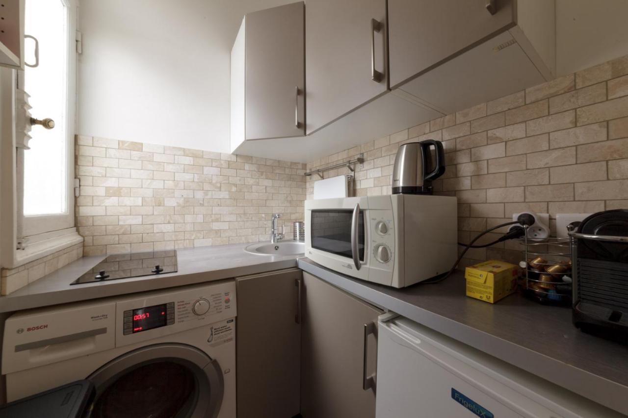 Private Studio - Avenue Des Champs-Elysees Apartment ปารีส ภายนอก รูปภาพ